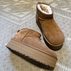 UGG Women's Classic Ultra Mini Platform Boot - Size 8